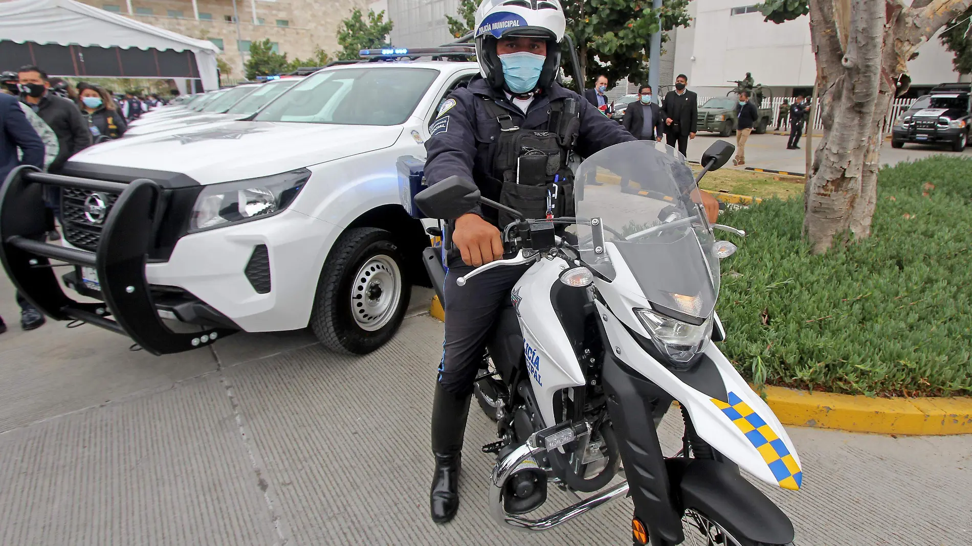 FCO MEZA - POLICIAS (1)